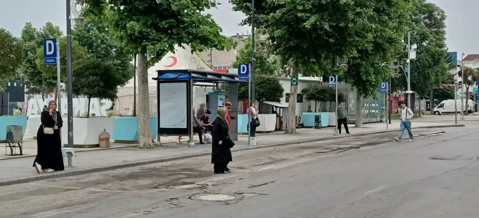 Sakarya'da minibüs ve dolmuş esnafı eyleme başladı!