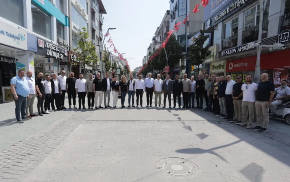 Başkan Altuğ, Çark Caddesi ticaret erbaplarıyla bir araya geldi
