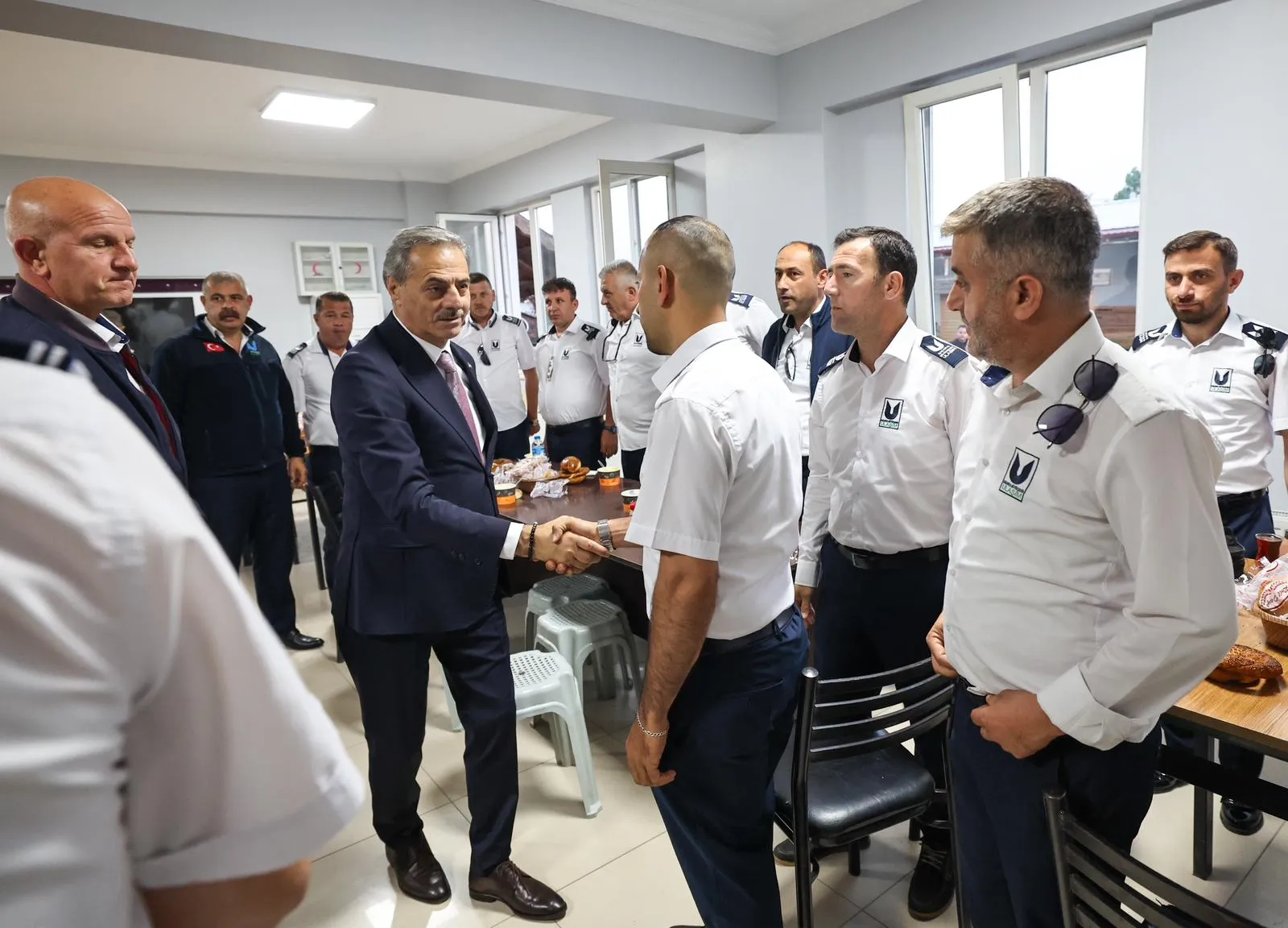 Başkan Alemdar gün aydınlanırken şoförlerle buluştu