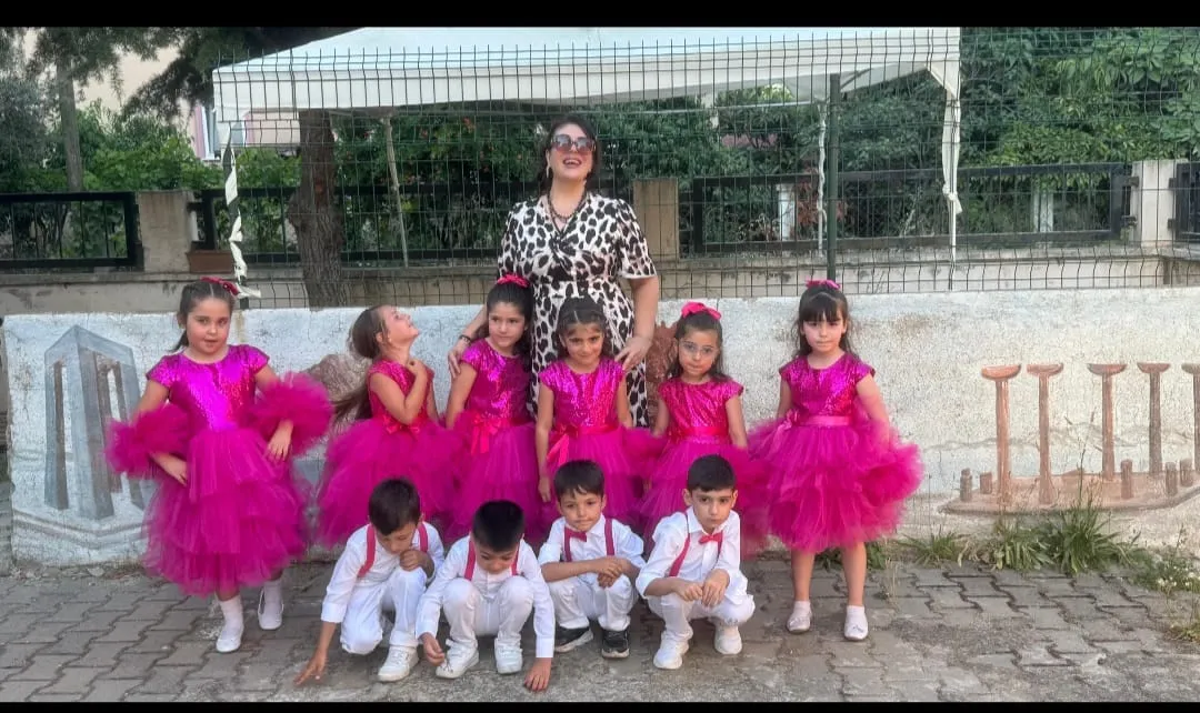 Miniklerden Muhteşem Yıl Sonu Gösterisi