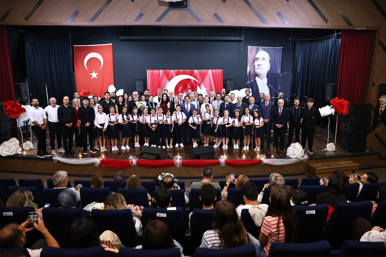 Maarif Orkestrası Sahne Aldı