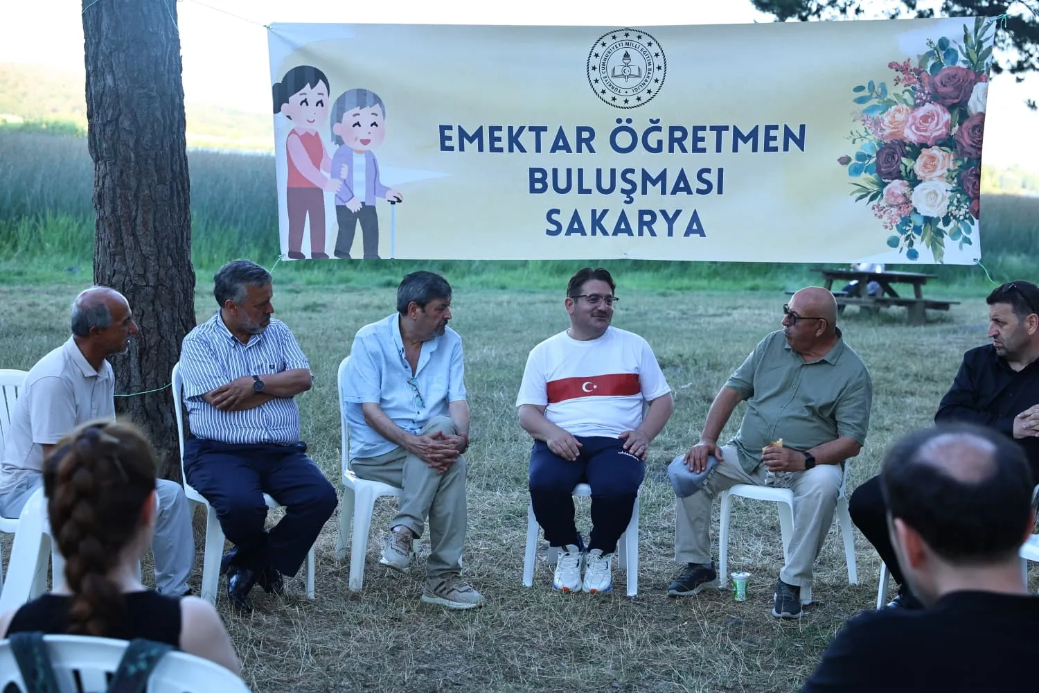 Emektar öğretmenler vefa buluşmasında bir araya geldi