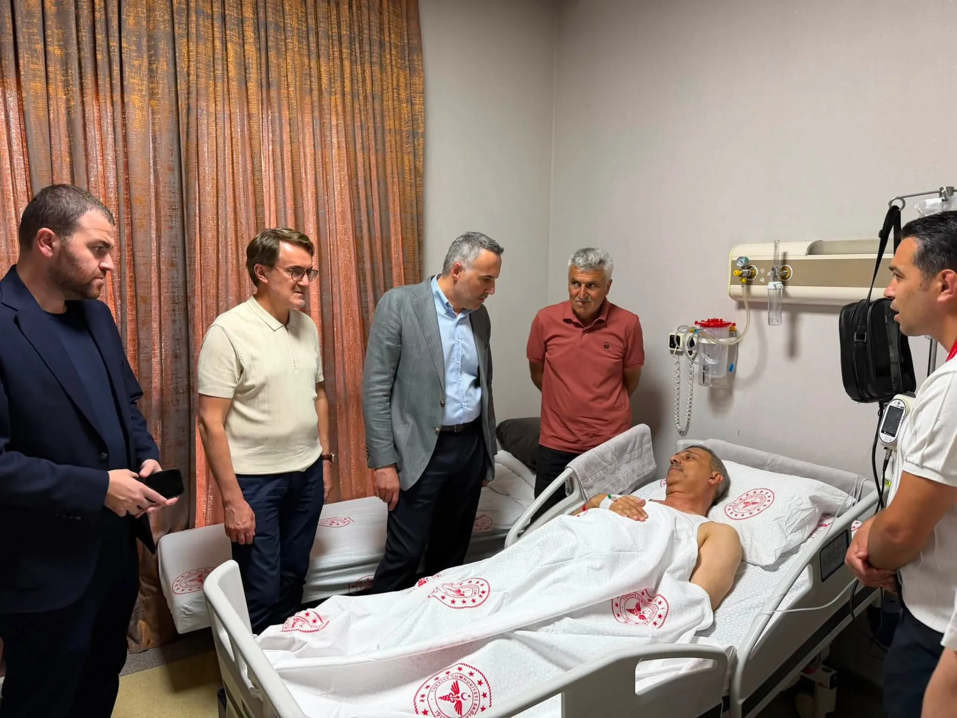 Yunus Tever'den Lütfi Bayraktar'a geçmiş olsun ziyareti