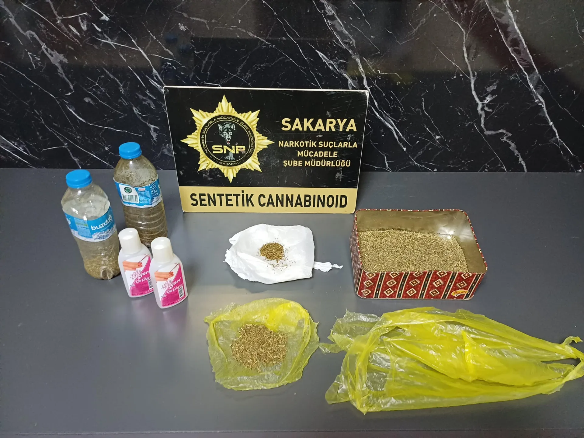 Evde bonzai üretip satan şüphelilere operasyon: 1 tutuklama
