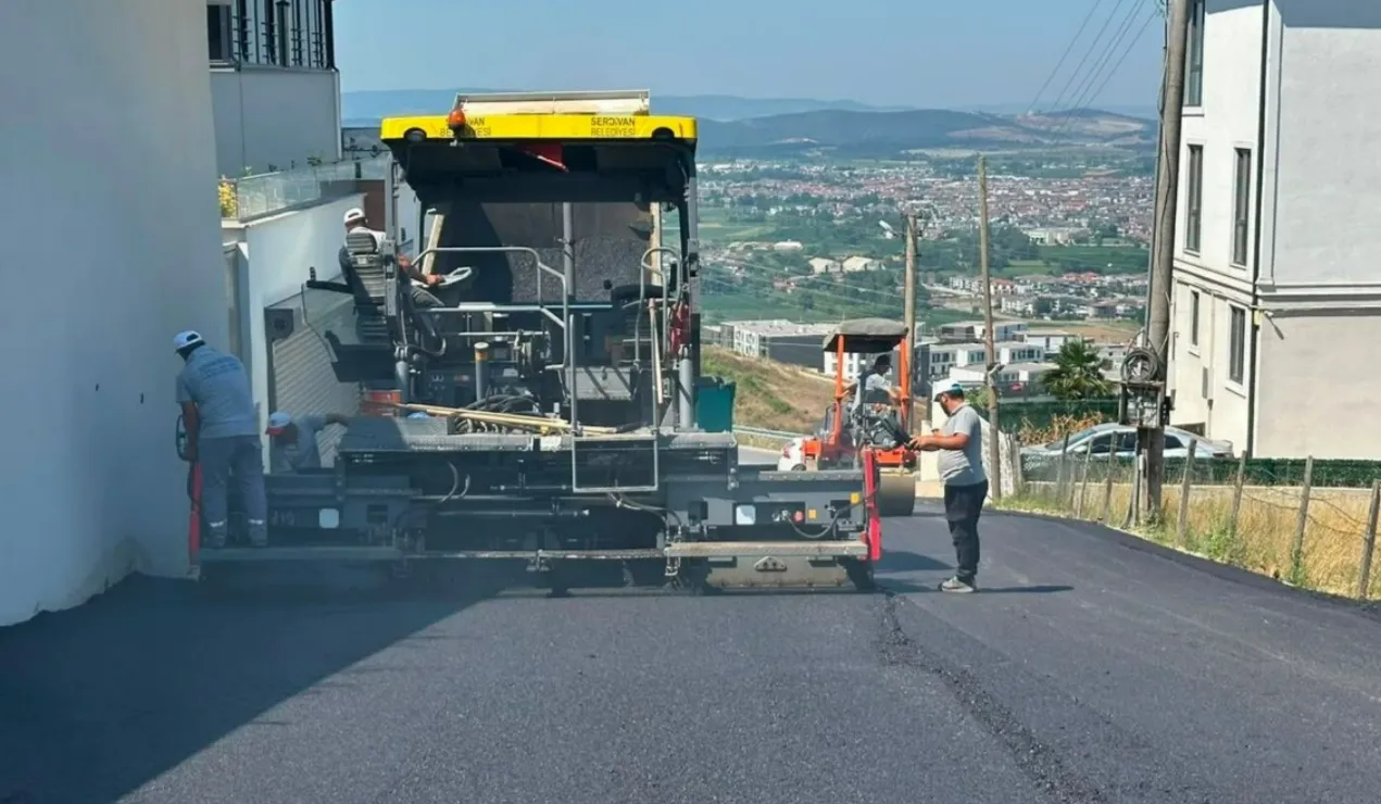 Serdivan’da üstyapı çalışmaları kararlılıkla sürüyor