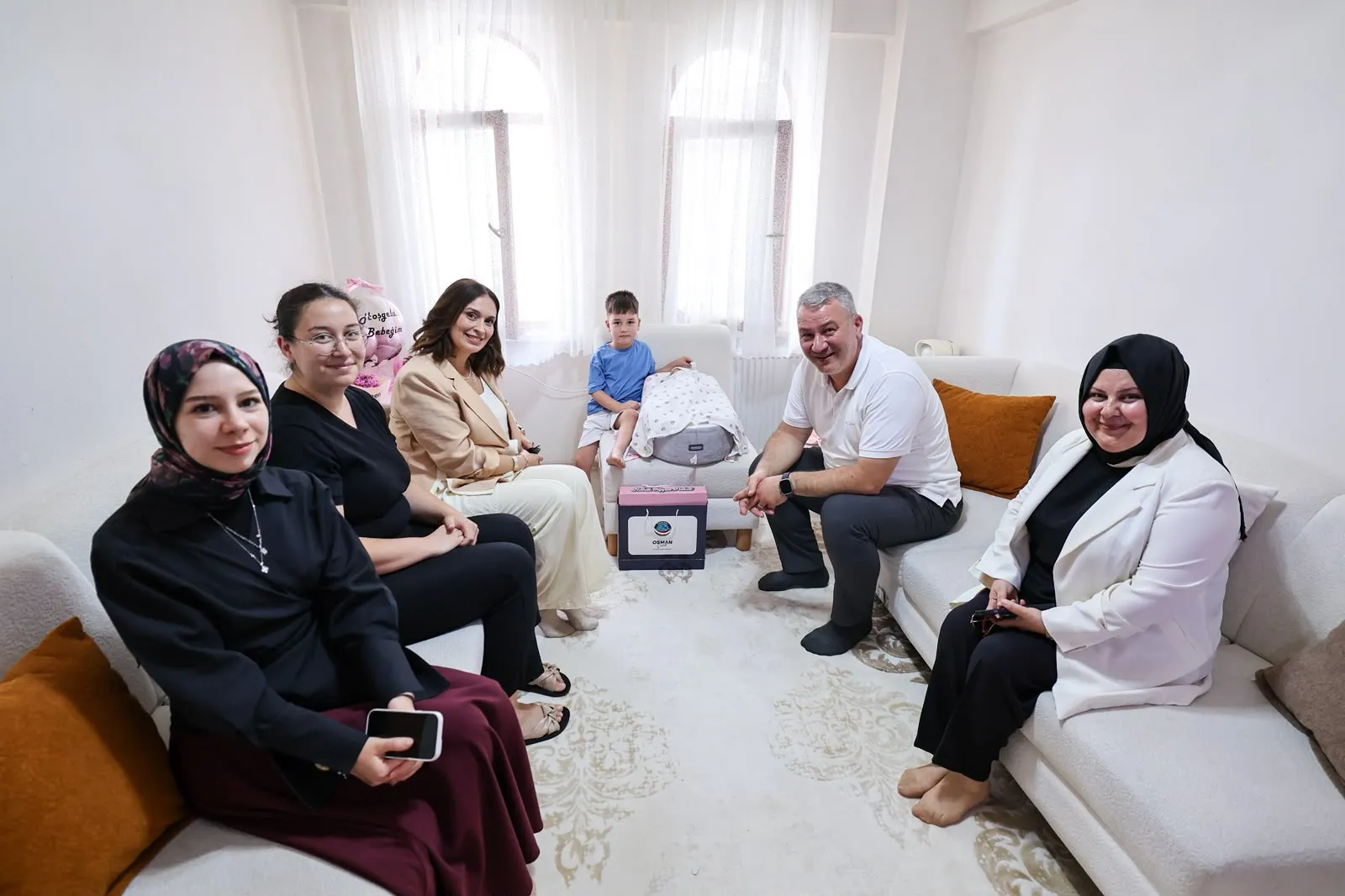Serdivan'da Gönüllere Dokunan Sosyal Destekler Sürüyor