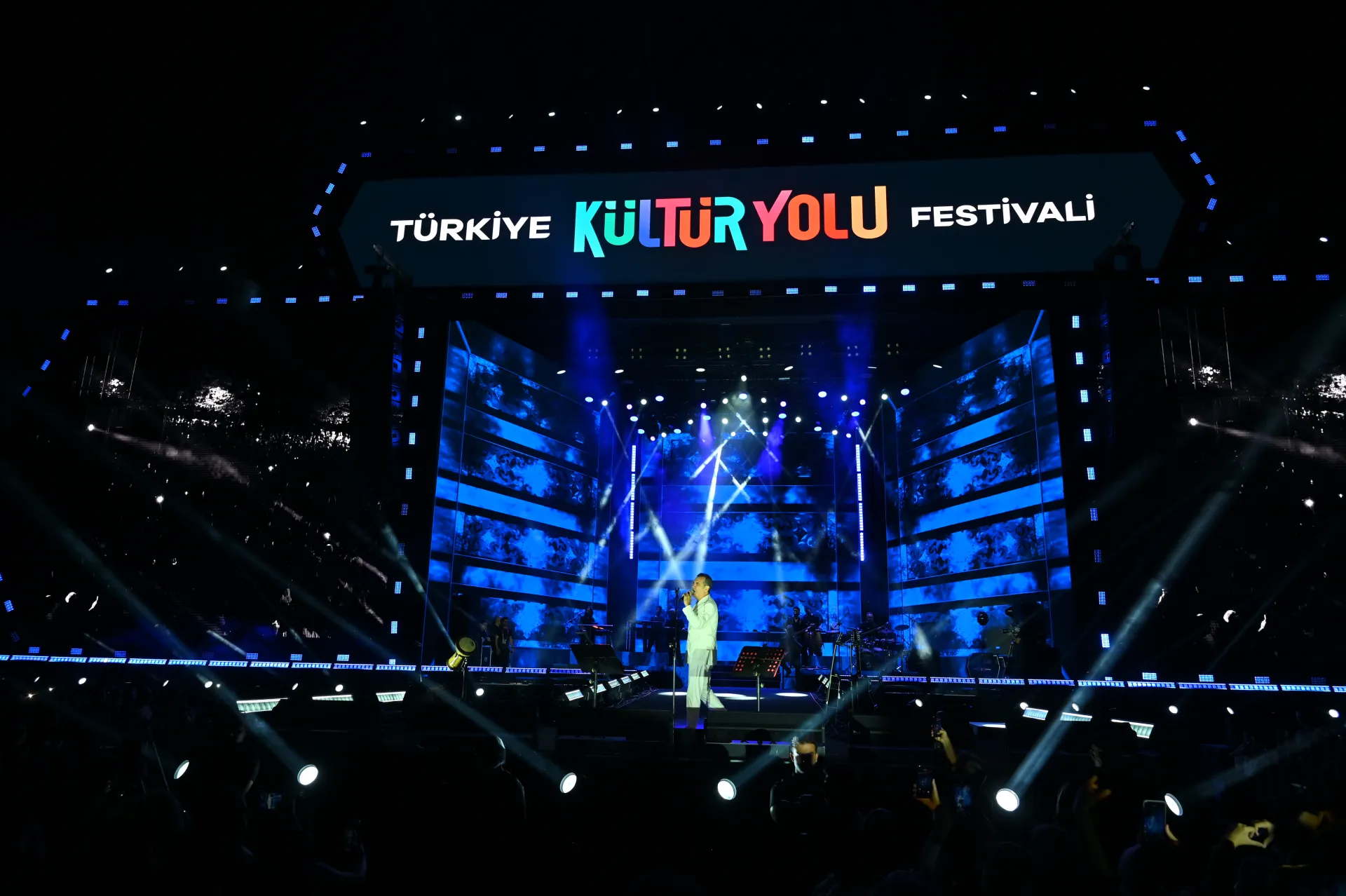 Ferhat Göçer Sakarya’da festival coşkusunu yükseltti