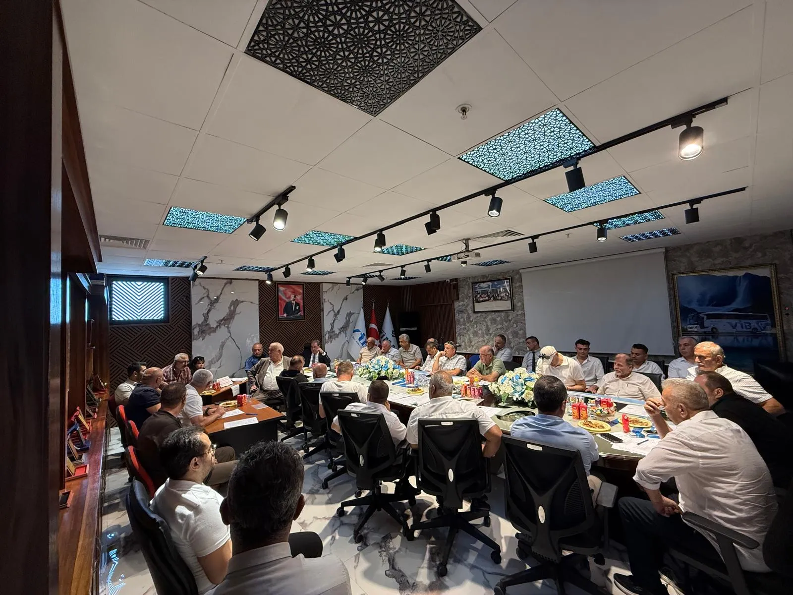 Sakarya VİB Turizm’de Suat Akın yeniden başkan seçildi
