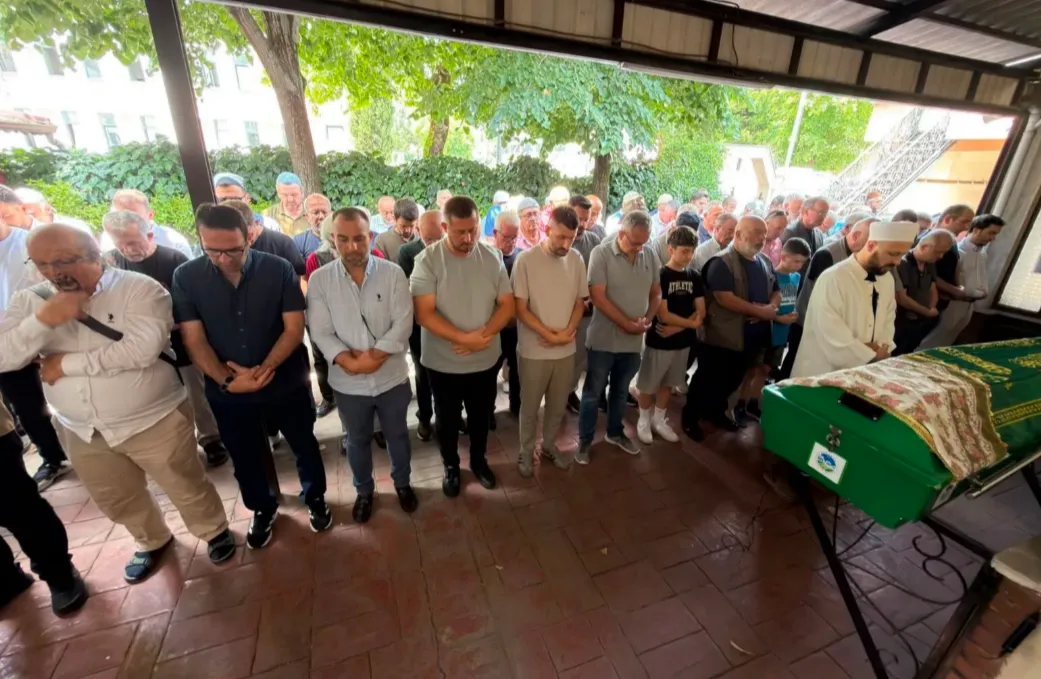 Murat Değirmenci'nin annesi son yolculuğuna uğurlandı