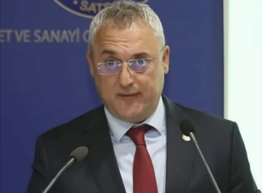 Müftüoğlu manifesto yayınlayarak adaylığını açıkladı