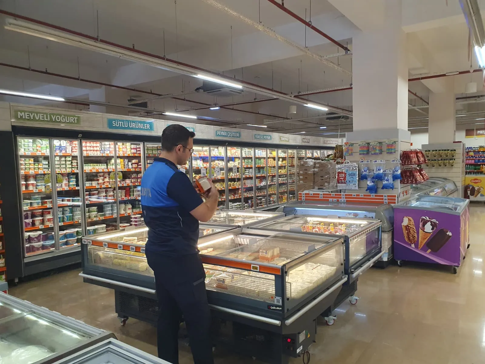 Serdivan'da Marketlere Yakın Takip