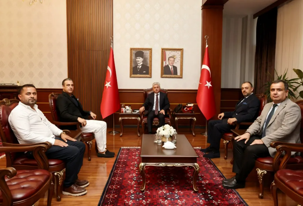 Sakaryaspor'a bir transfer Vali Doğan'dan