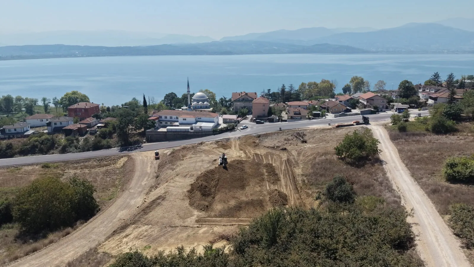 Serdivan Esentepe’ye Yeni Semt Futbol Sahası Kazandırılıyor