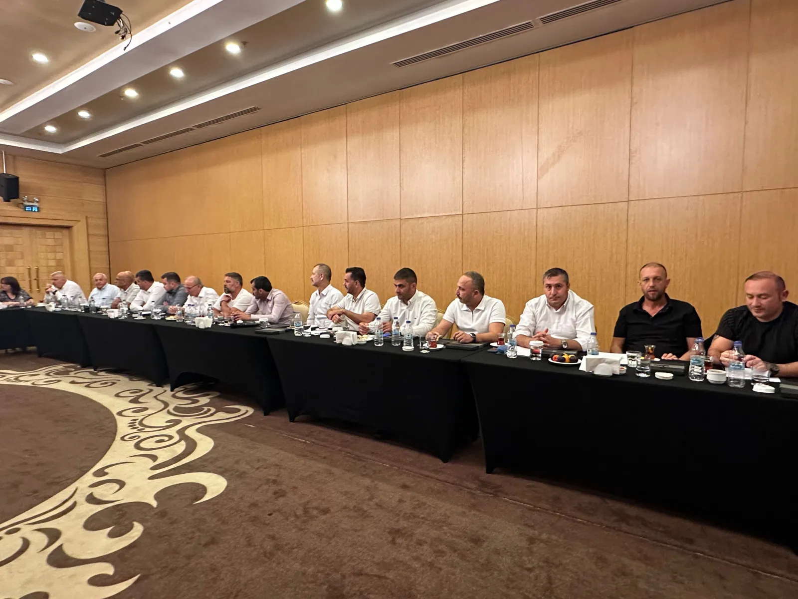 MHP Sakarya teşkilatı Abant'ta kampa girdi