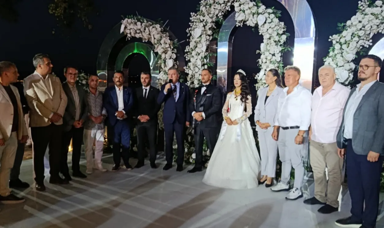 Haluk Bal ve Nur Sema Özdemir görkemli düğünle dünyaevine girdi