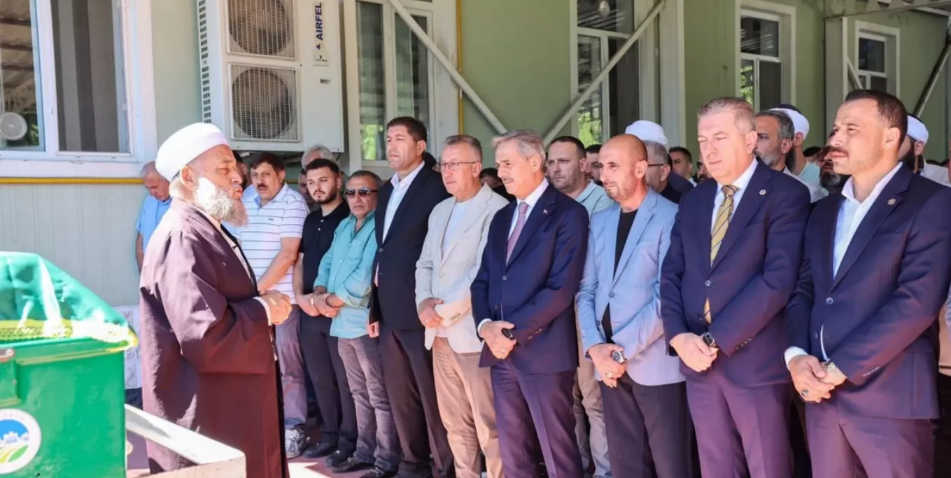 Halit Karaduman’ın annesi son yolculuğuna uğurlandı