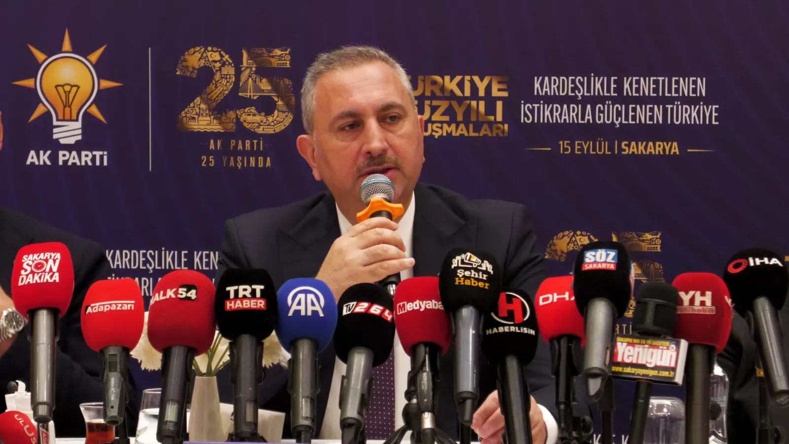 Gül: Cumhurbaşkanımızın adaylığının önünde hukuki engel yok