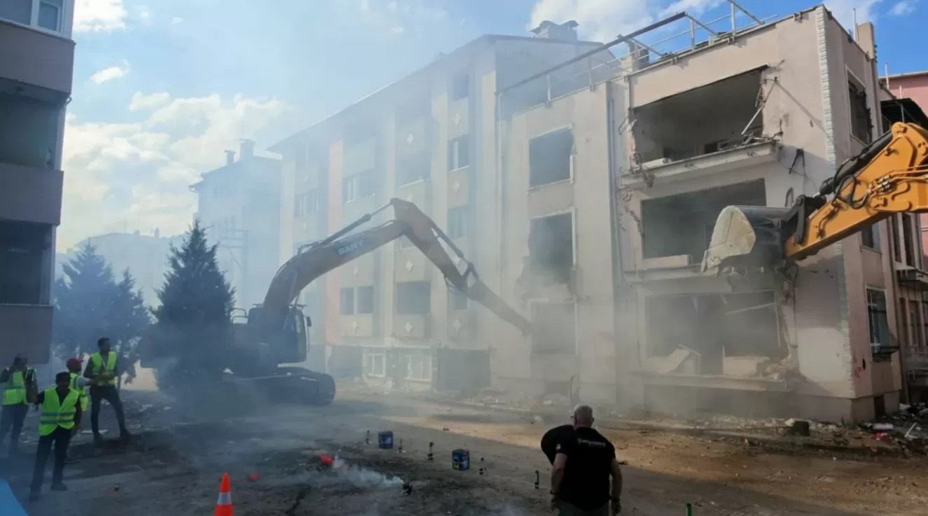 Tığcılar'da kentsel dönüşüm resmen başladı! İlk kazma vuruldu