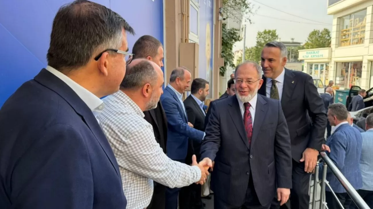 Eski Sağlık Bakanı Recep Akdağ Sakarya'da