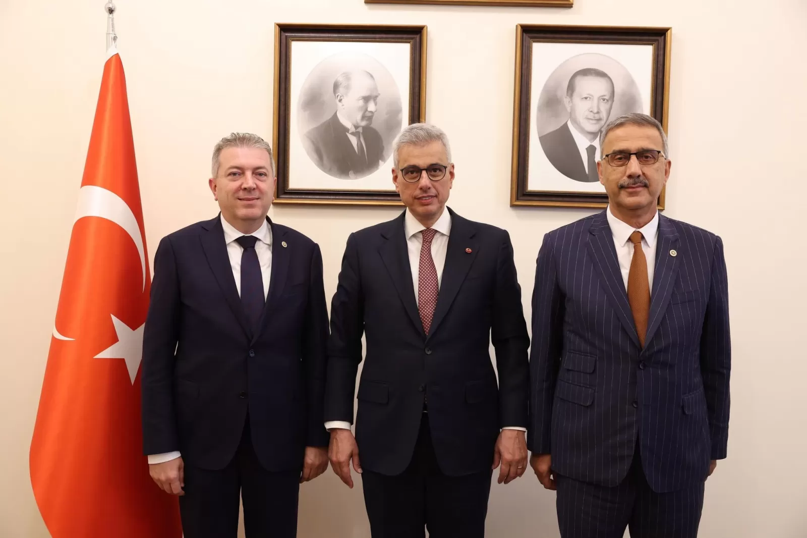 AK Parti Sakarya Milletvekillerinden Bakan Memişoğlu’na ziyaret