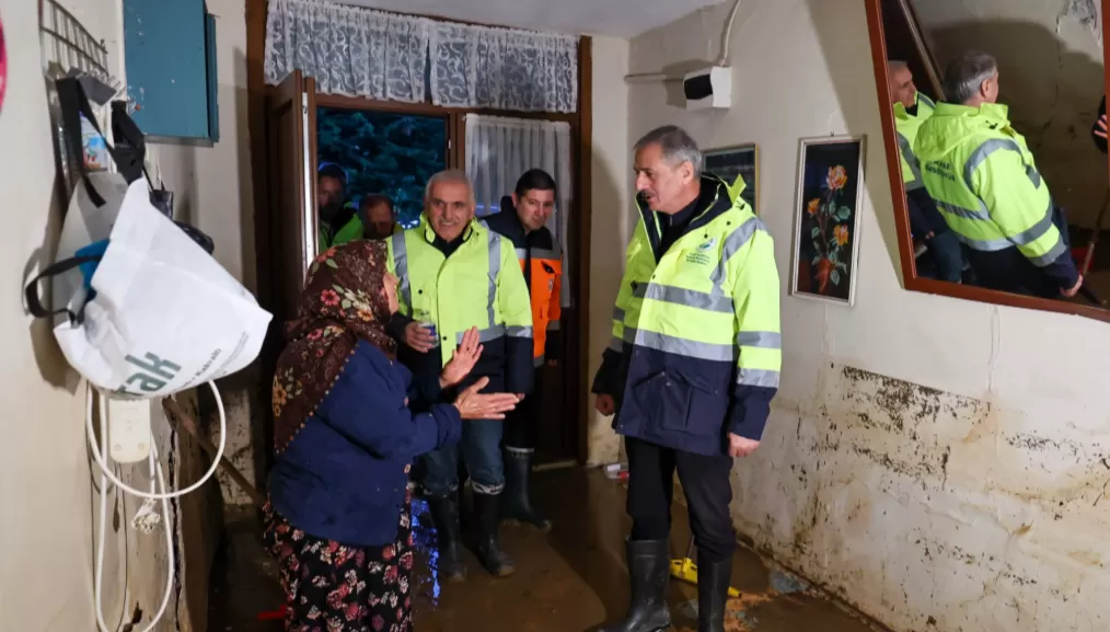 Başkan Alemdar selden etkilenen Karasu ve Kocaali’de incelemelerde bulundu