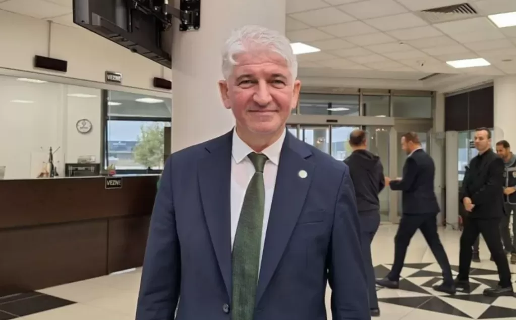 Yılmaz Dünya ve ekibi toplandı
