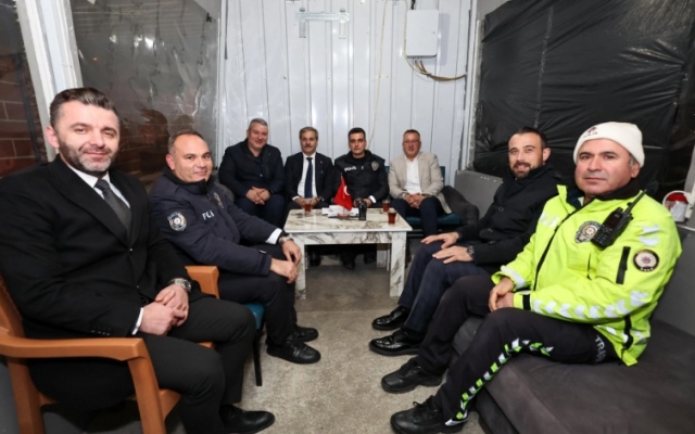 Yılbaşı gecesi çalışanları unutmadılar