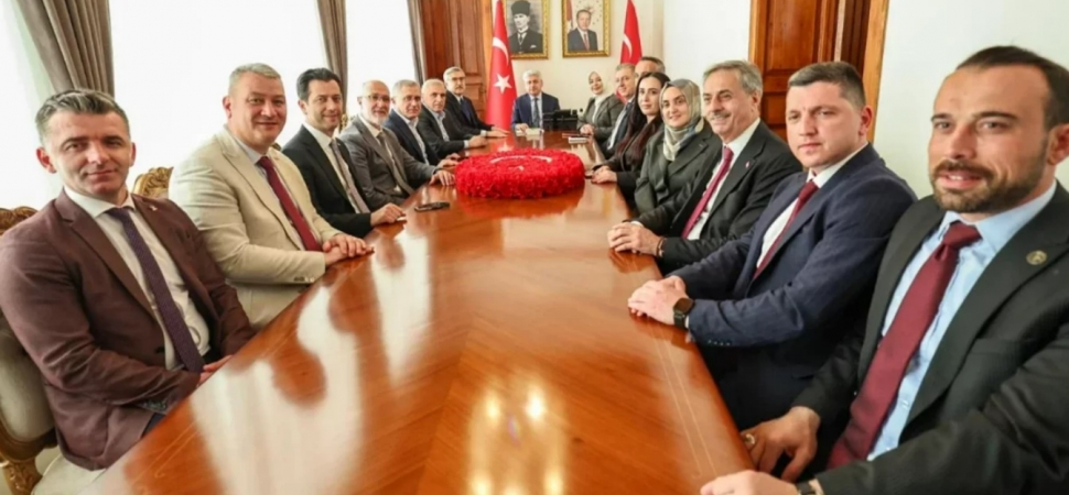 AK Parti heyeti Sakarya Valisi Rahmi Doğan’ı ziyaret etti