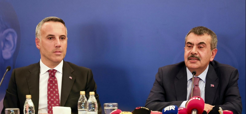 AK Parti’den Bakan Tekin’e Destek