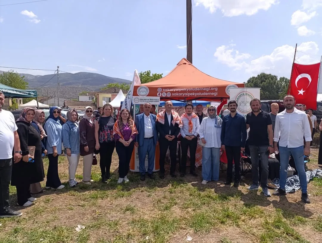 İpekyolu Derneği Bayat Şenliği’nde Dikkat Çekti