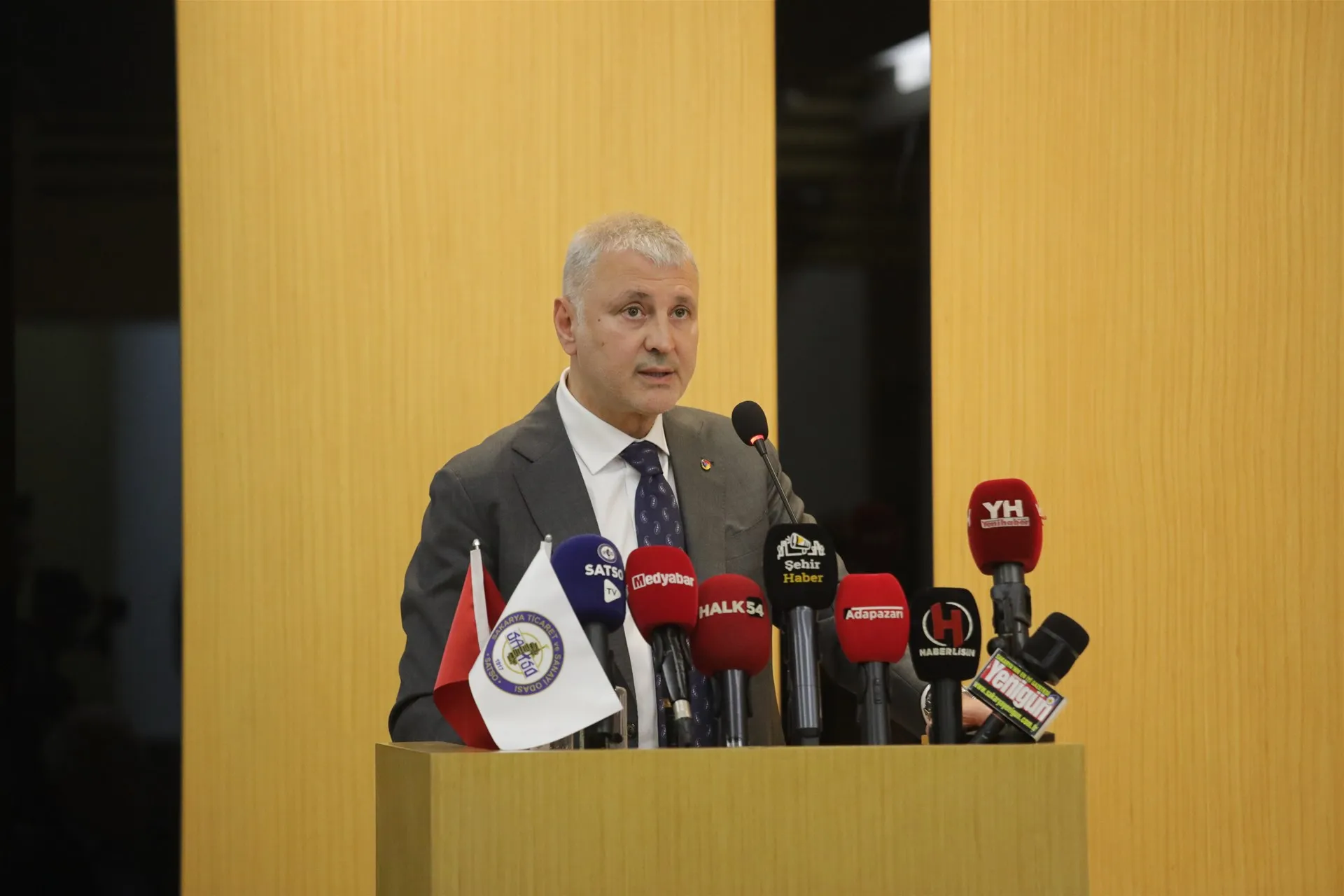 Başkan Altuğ İş Dünyasına Seslendi