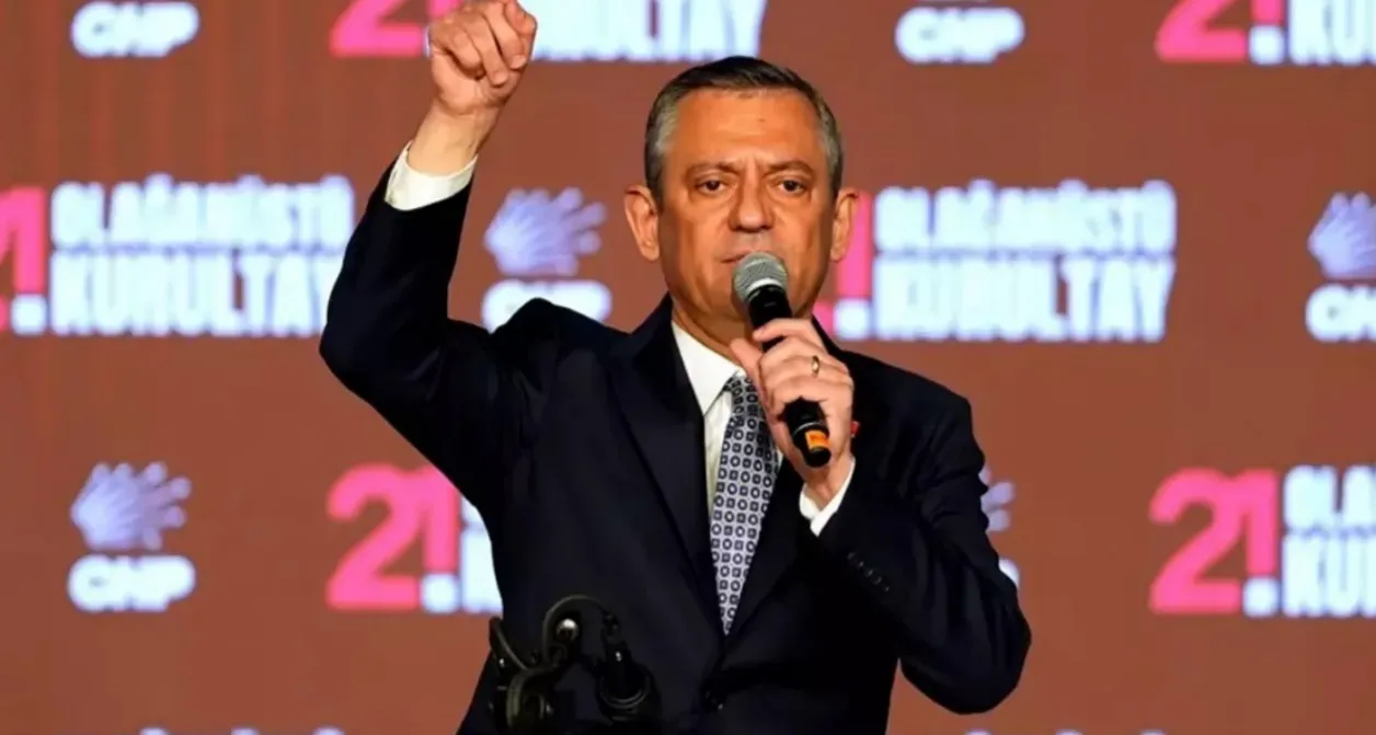 CHP'li tüm vekiller "acilen" genel merkeze çağrıldı