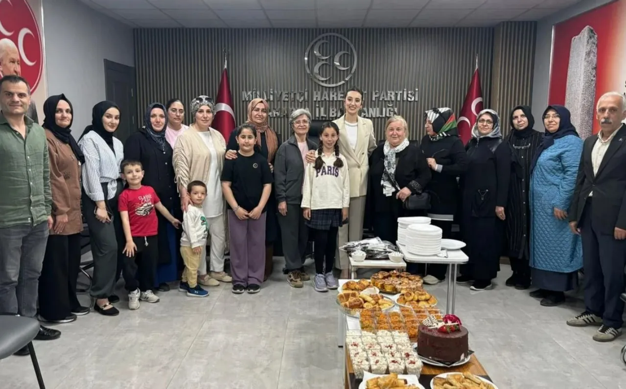 MHP Adapazarı KAÇEP Anneler Günü etkinliği düzenledi
