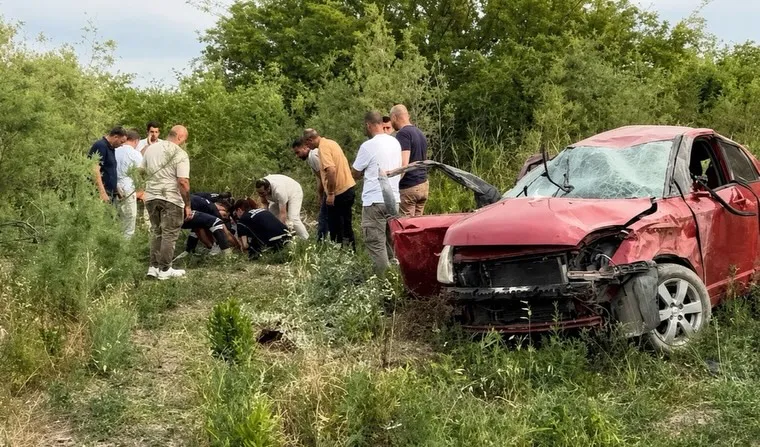 Kıbrıs'ta kaza yaptılar; 5 yaralı