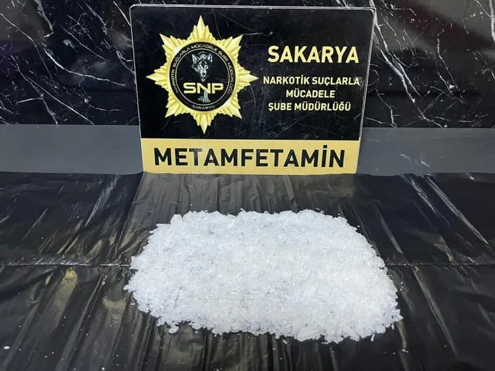 Arifiye'de uyuşturucu operasyonu