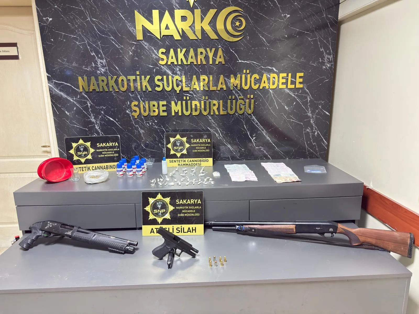 Erenler'de uyuşturucu baskını!