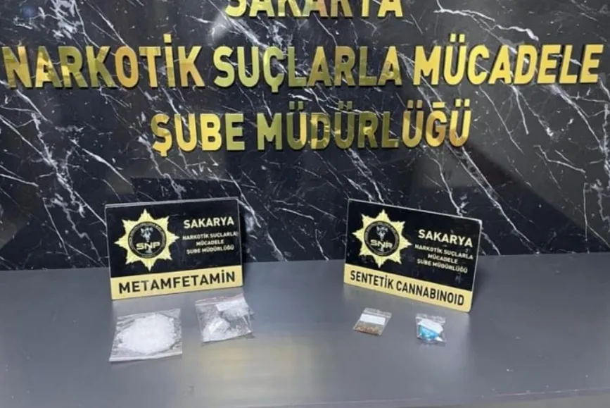 Gişelerde durdurulan araçtan zehir çıktı: 2 tutuklama!