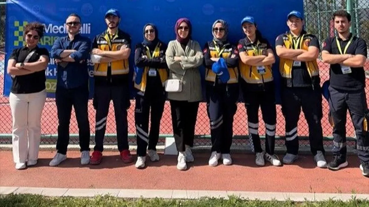Paramedik öğrencileri MediRalli’de derece kazandı