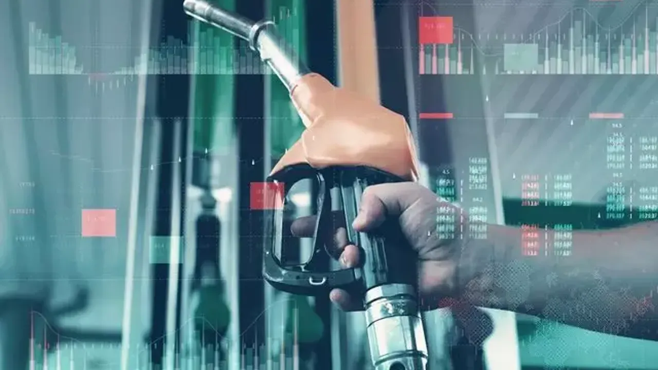 Akaryakıta çifte indirim! Motorin kritik sınırın altına inecek