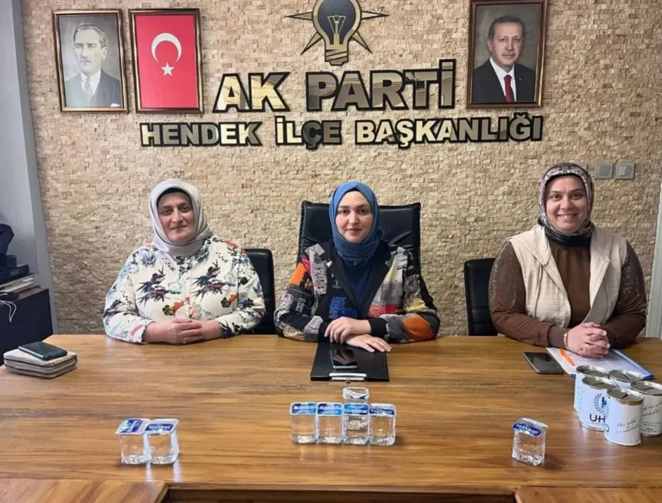 AK Parti Hendek Kadın Kolları Başkanı Süeda Keleş İstifa Etti
