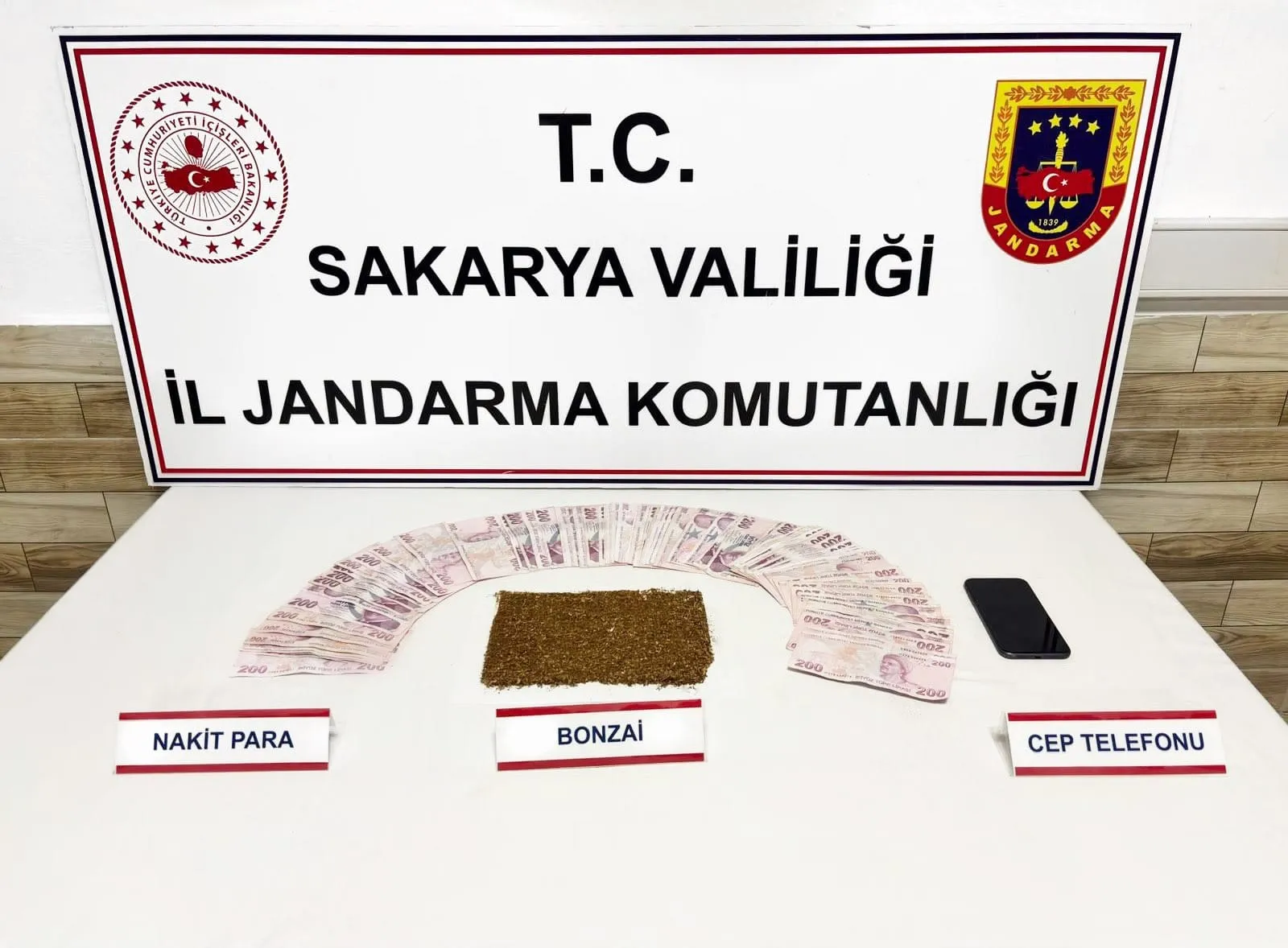 Jandarmadan sokak satıcılarına darbe