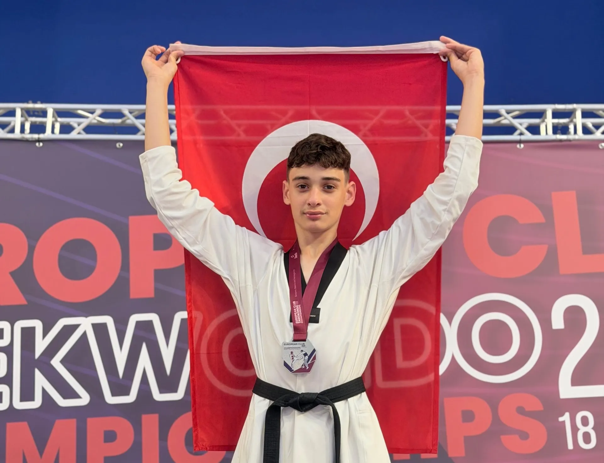 Alperen Karapınar Avrupa ikincisi oldu