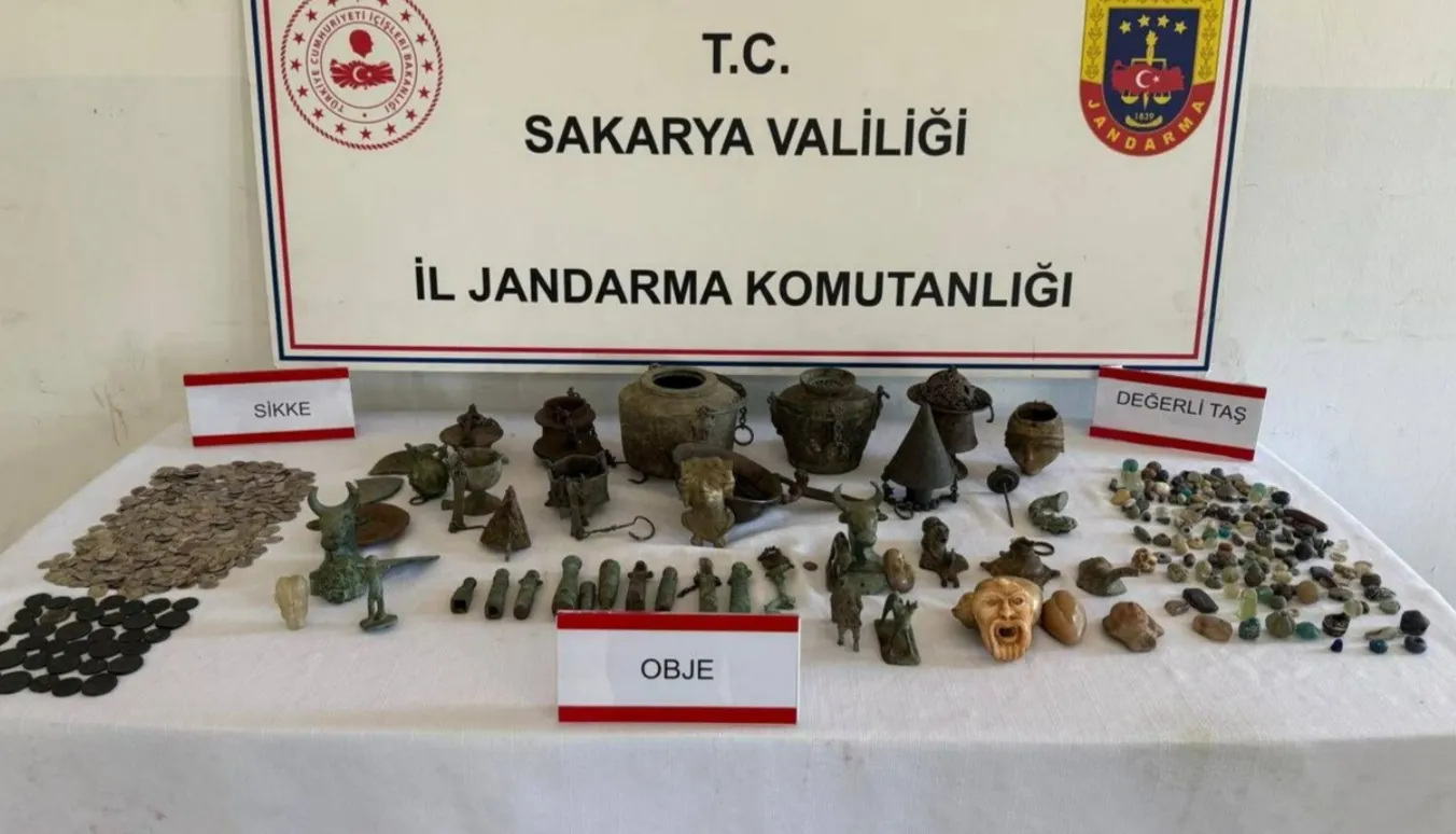 806 parça tarihi eser ele geçirildi