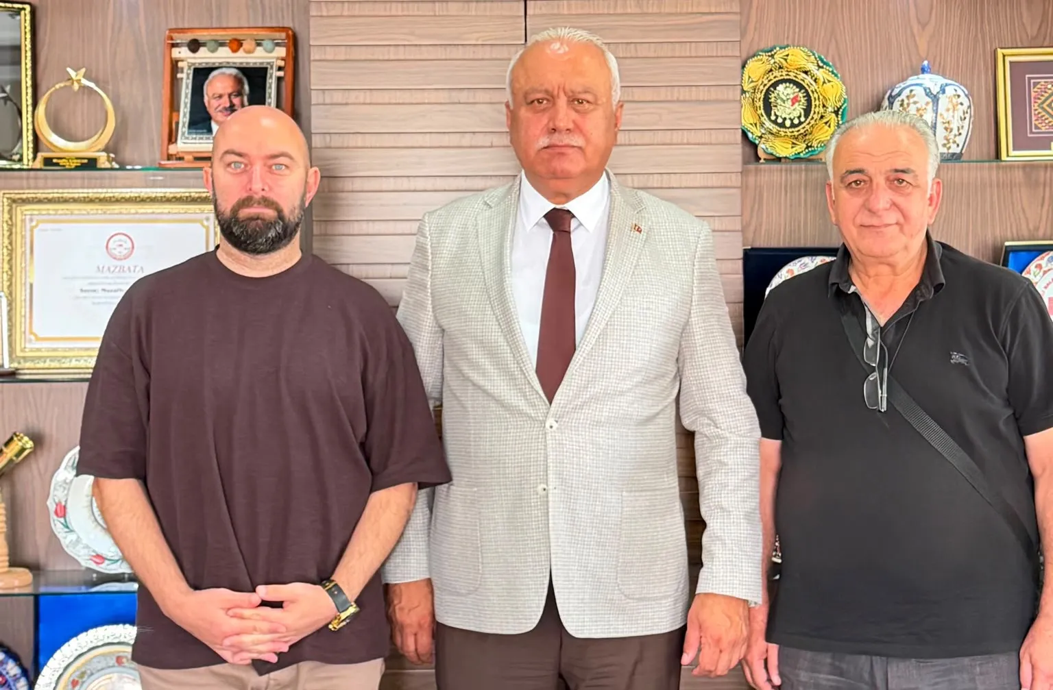 Enyakin.com ’dan SESOB Başkanı Muzaffer Kabacan’a hayırlı olsun ziyareti