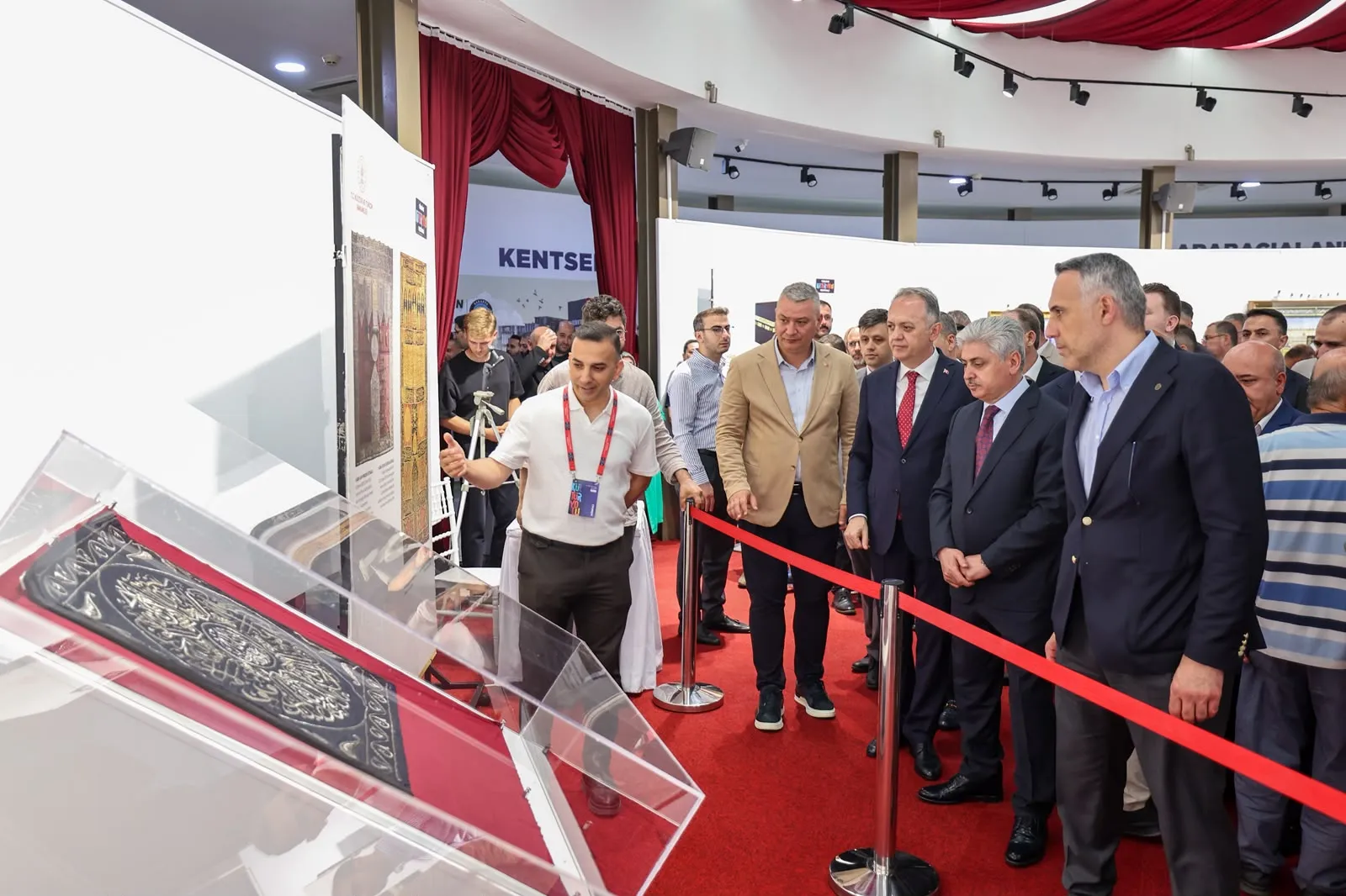 Serdivan, Osmanlı’nın Mukaddes Emanetlerine Ev Sahipliği Yapıyor