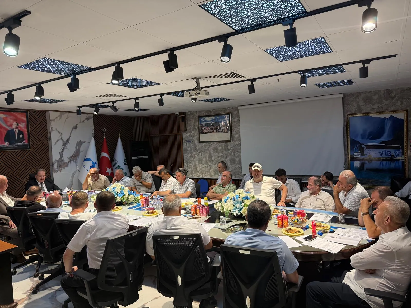 Sakarya VİB Turizm’de Suat Akın yeniden başkan seçildi