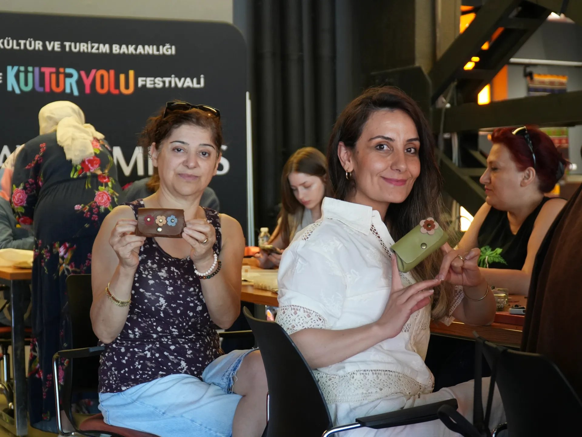 Geleneksel Sanatlar Festivale Renk Kattı