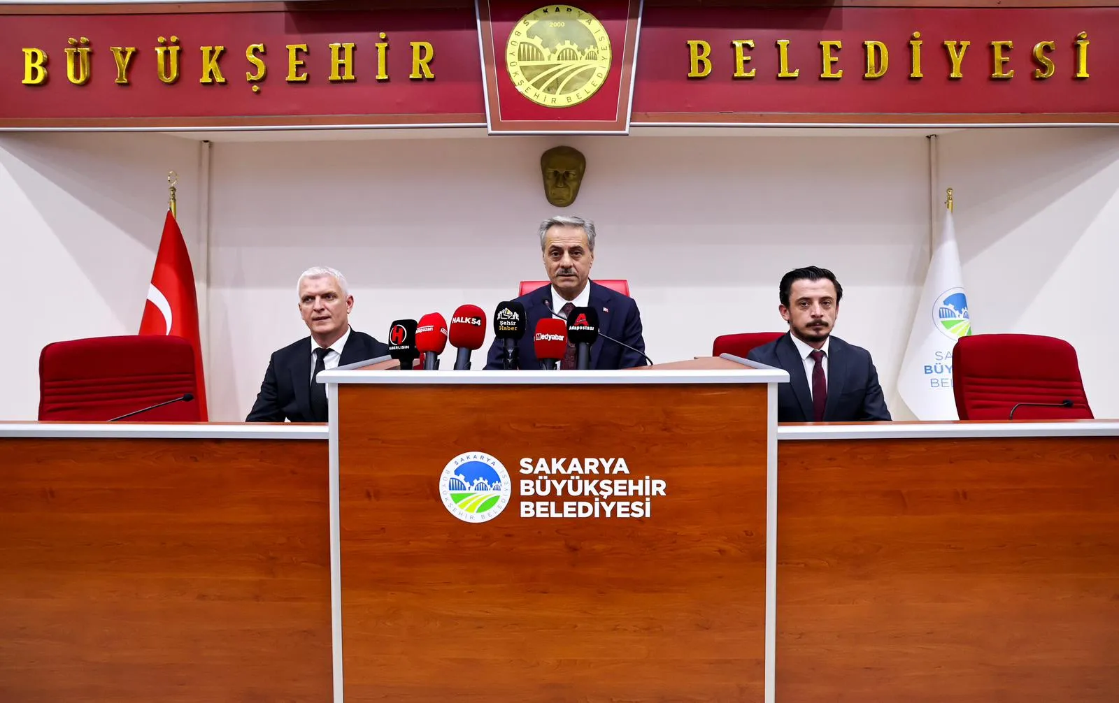 Yusuf Alemdar mecliste şehrin yeni müjdelerini paylaştı