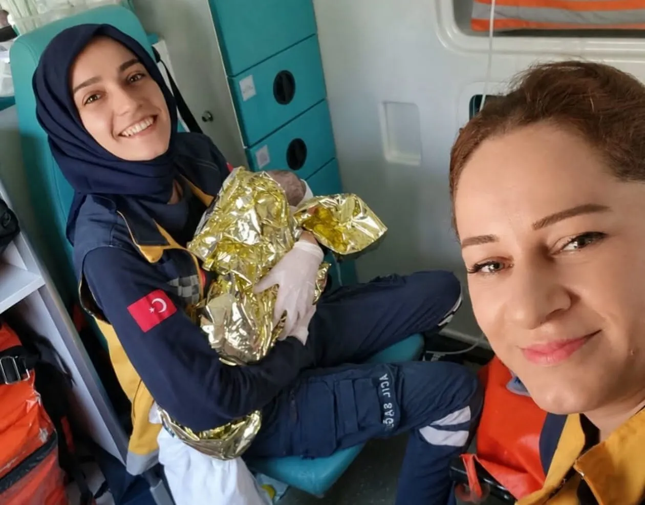 Ambulansta mucize doğum