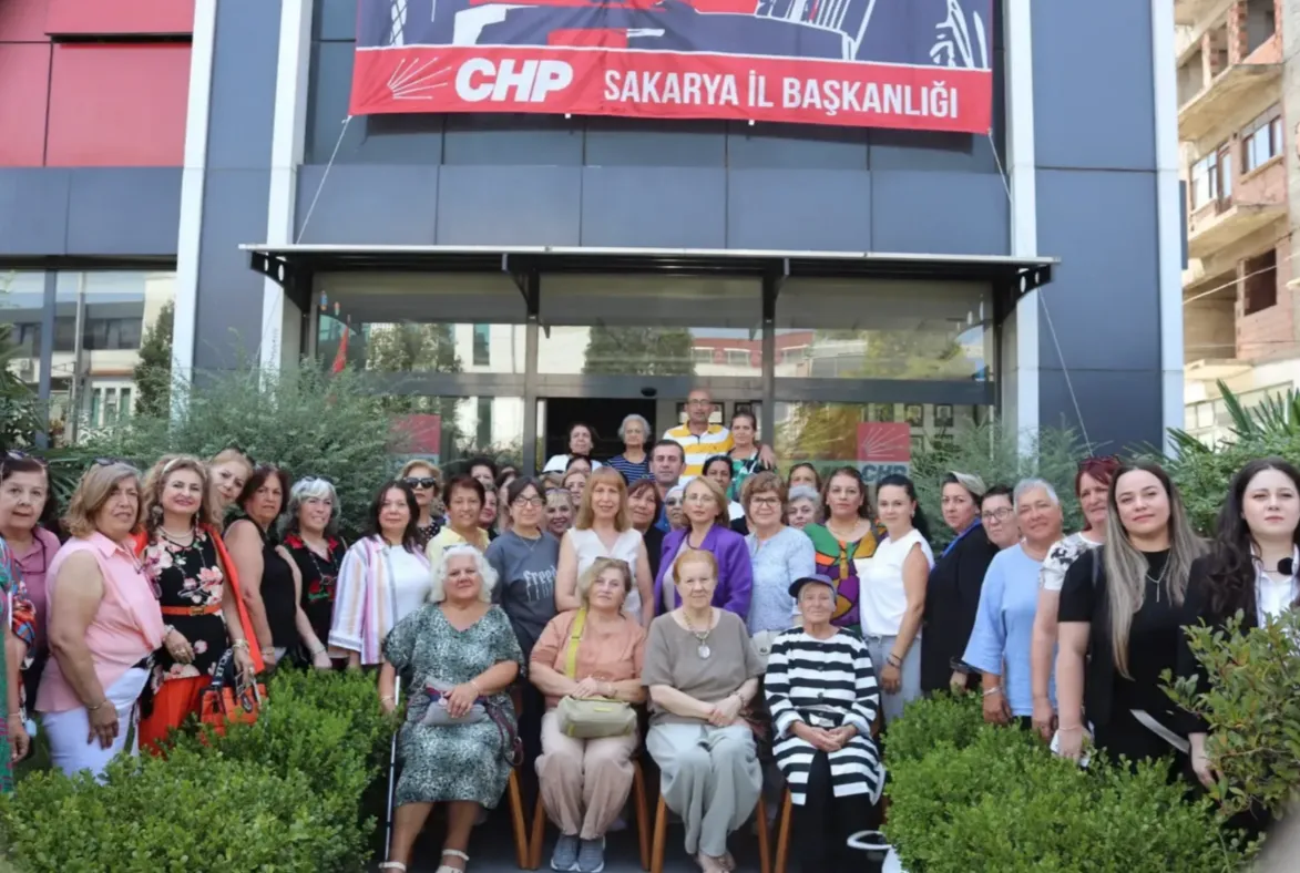 CHP Sakarya Kadın Kolları'ndan toplu istifa